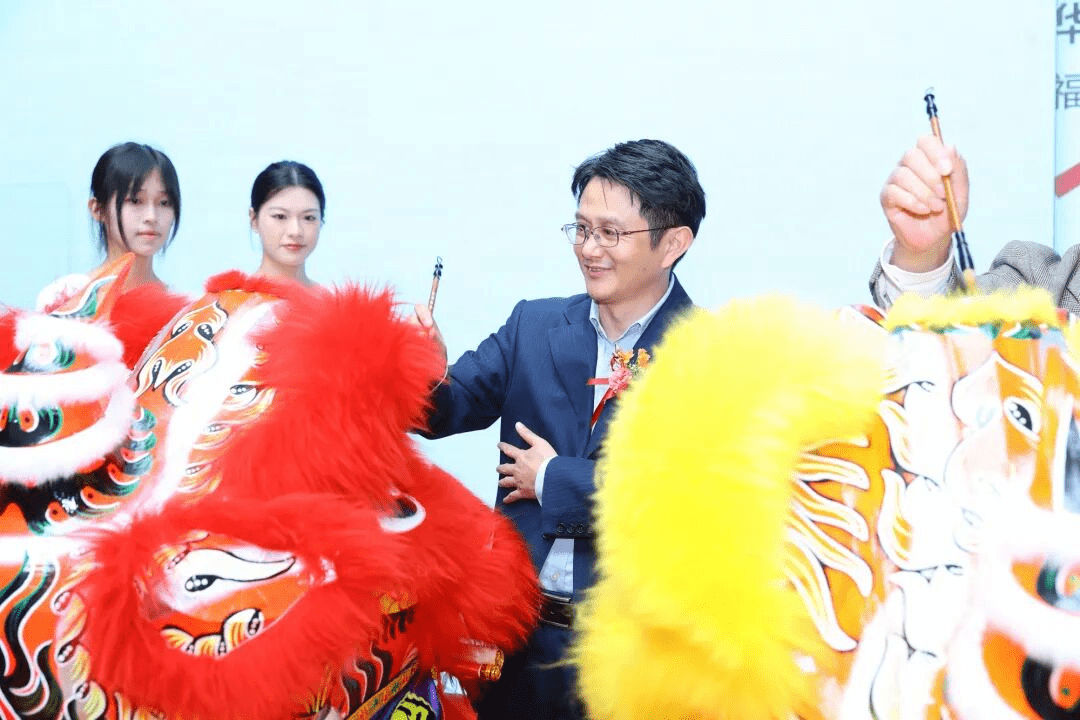 醒狮点睛仪式